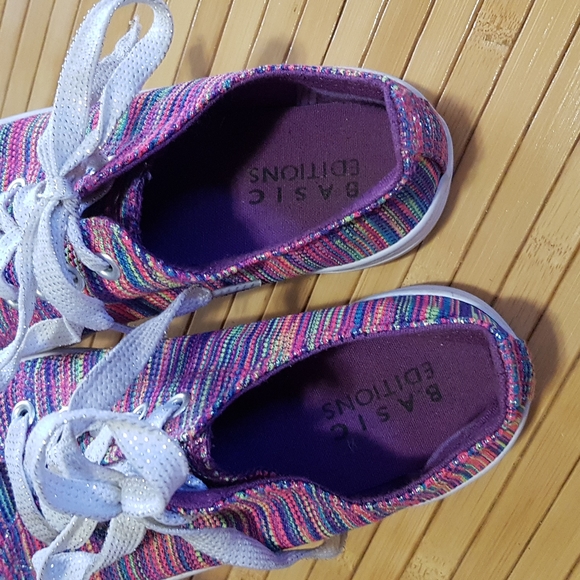 Basic Editions 🌈 Girls Shoes - Picture 10 of 11